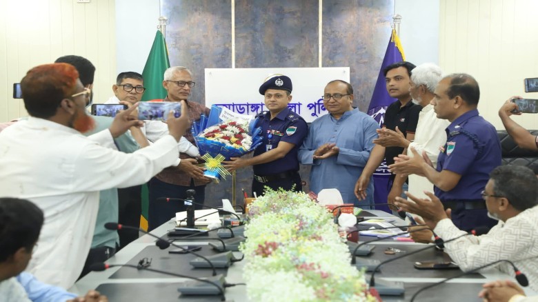 চুয়াডাঙ্গায় নবাগত পুলিশ সুপার'র সাথে সাং
